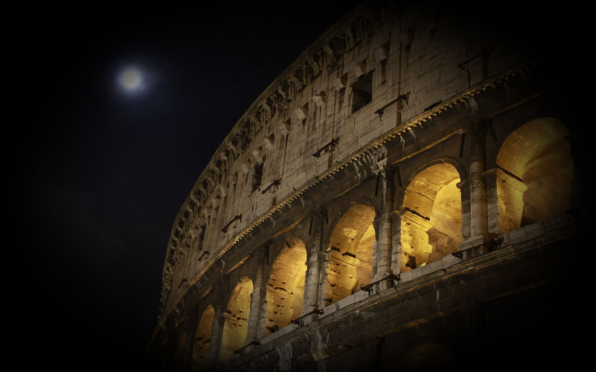 430080-Pompeii Coliseum By Moonlight